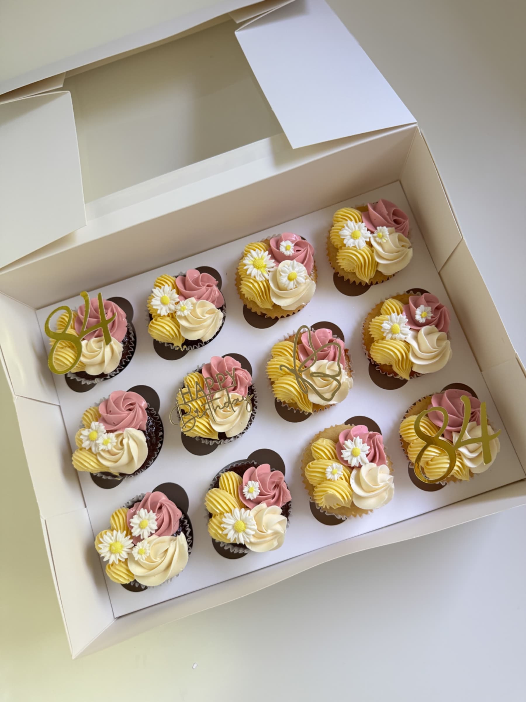 Daisy Cupcakes  — Shannon's Cake Shop