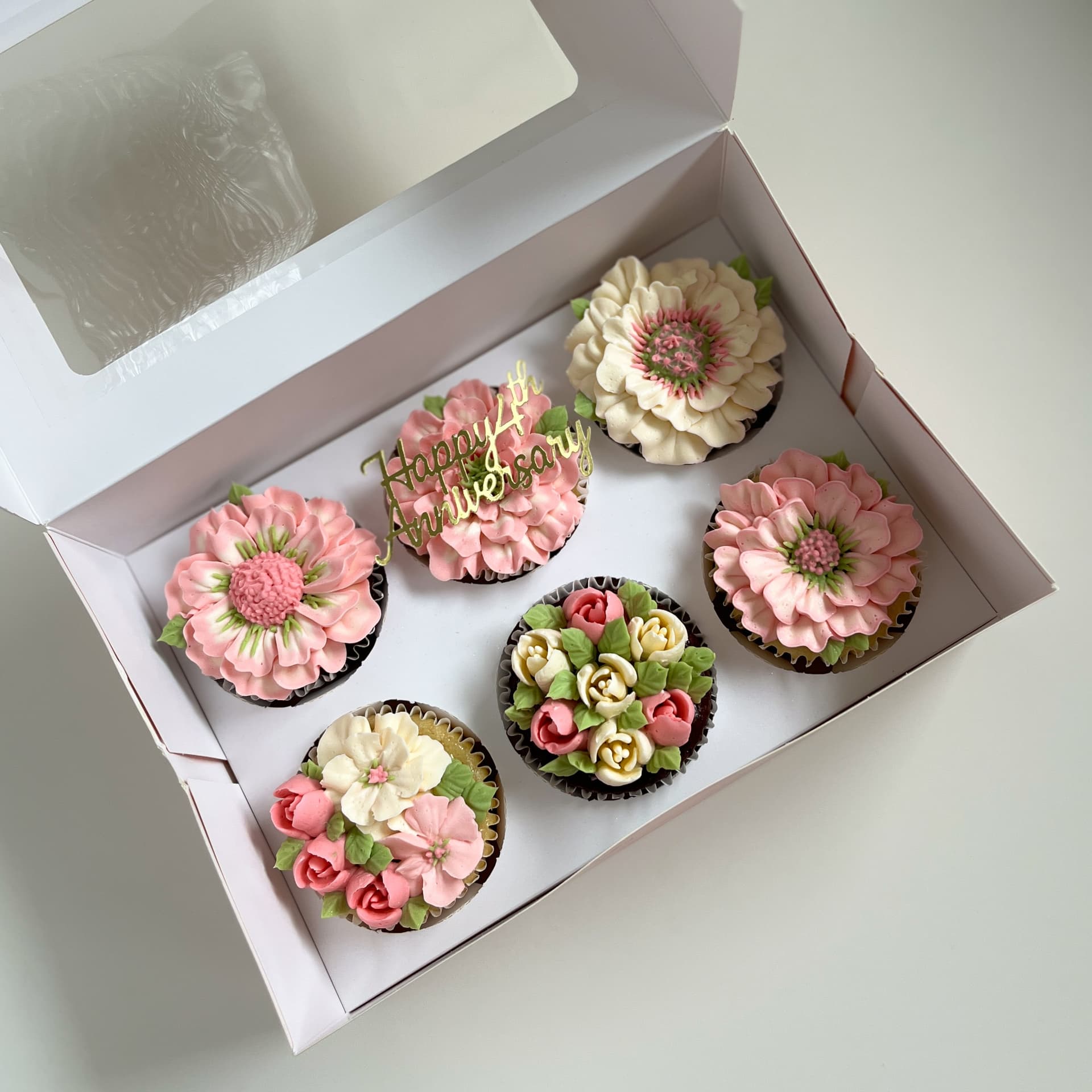 6 Flower Cupcakes — Shannon's Cake Shop